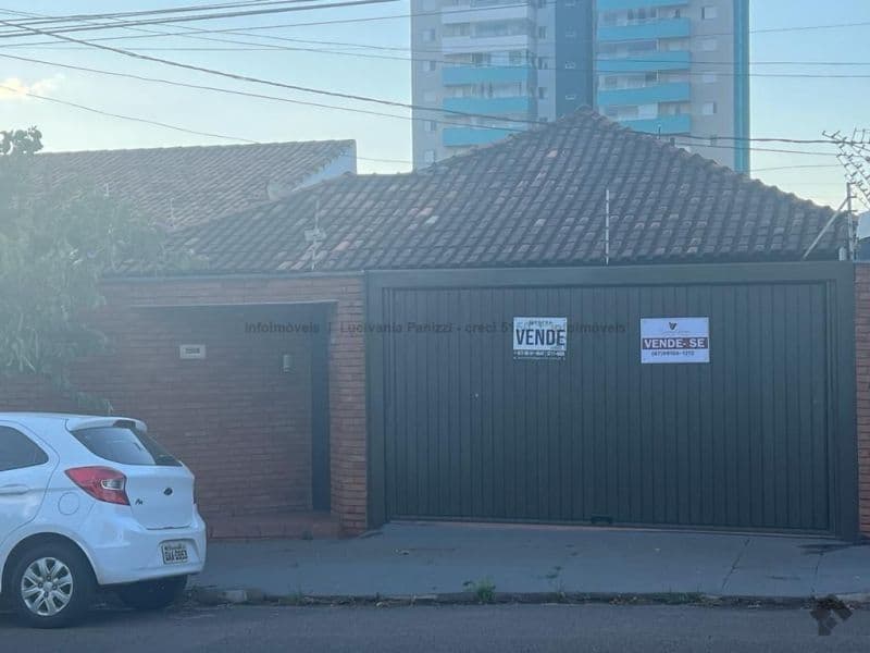 Casa térrea à Venda em São Francisco, Campo Grande MS