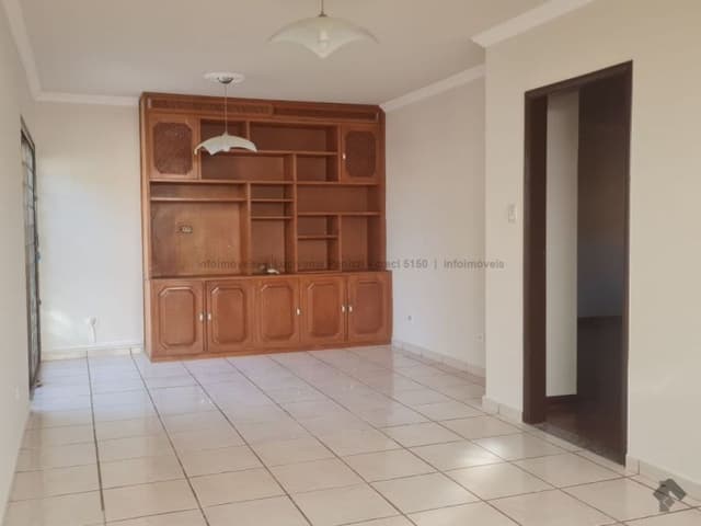 Casa térrea à Venda em São Francisco, Campo Grande MS